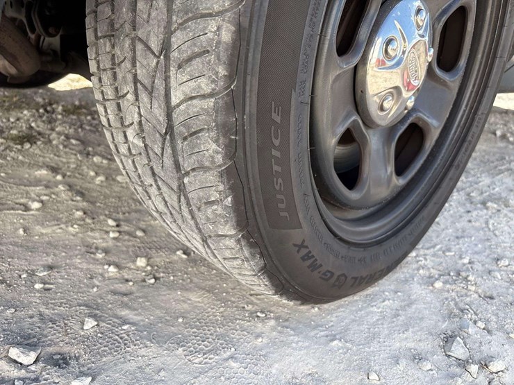 2018-ford-explorer-image-27