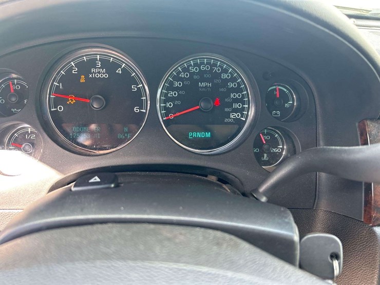 2013-gmc-yukon-denali-image-11