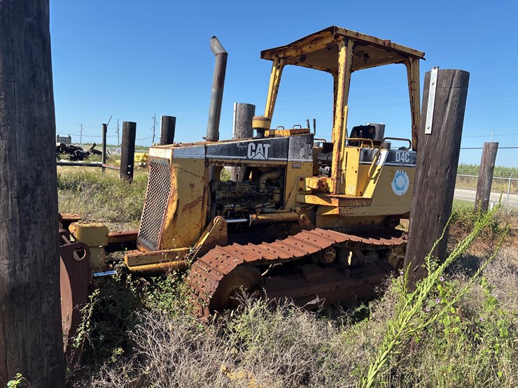 2006-caterpillar-d4c-image-13