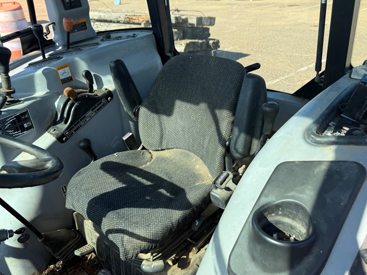 mahindra-8560-image-31