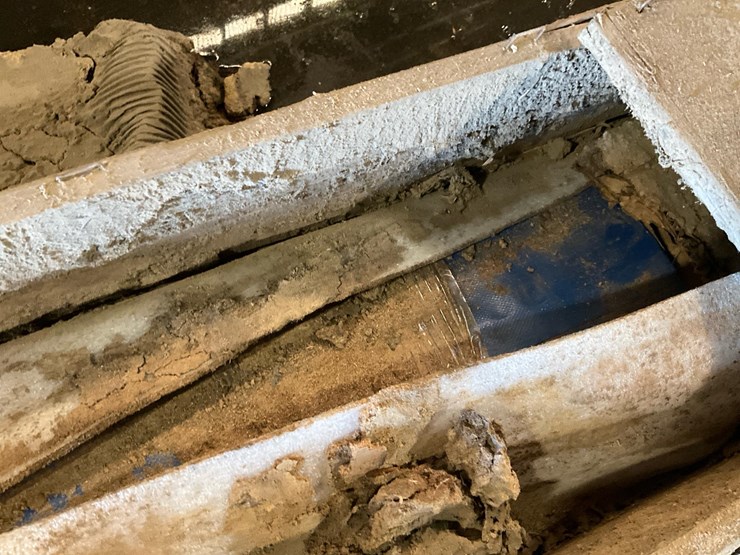 #188-•-curtain-and-rods-image-5