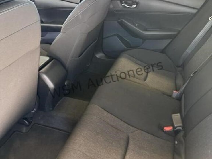 2023-honda-accord-lx-sdn-image-22