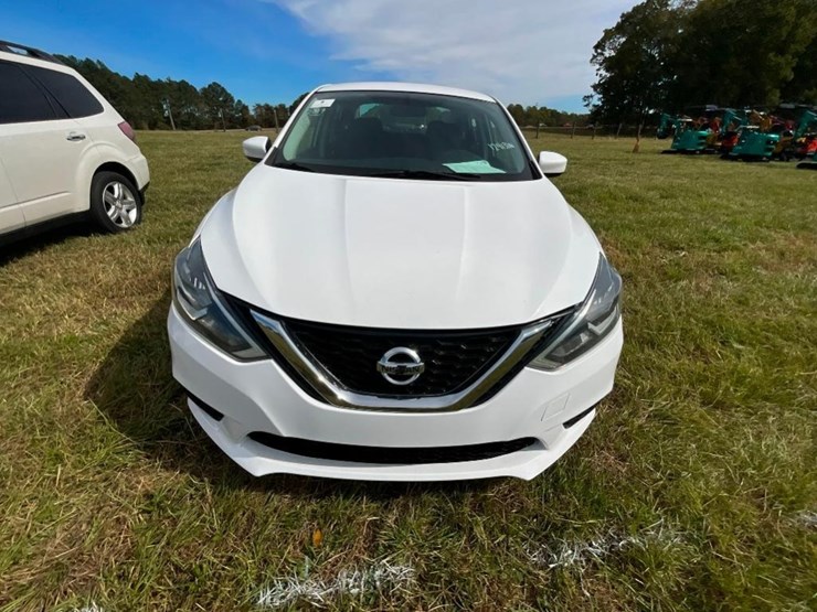 2019-nissan-sentra-(at,-miles-read-124131,-image-2