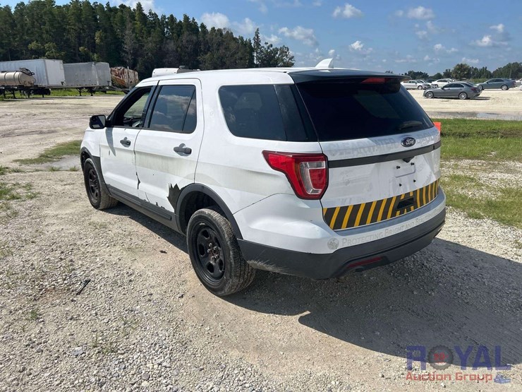 2017-ford-explorer-image-4