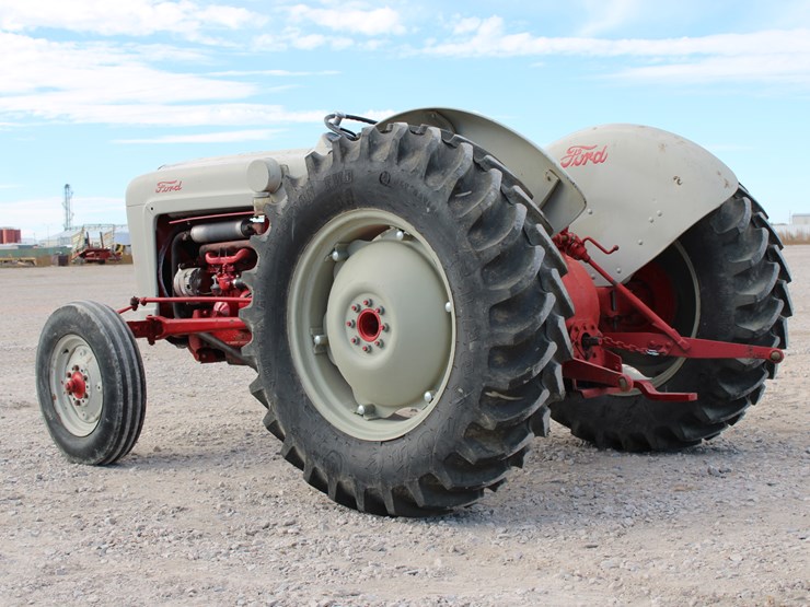 1957-ford-850-image-5