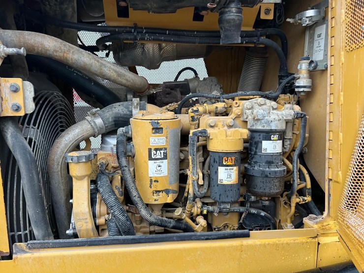 2020-caterpillar-d5k2-lgp-image-25