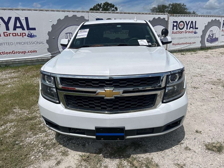 2017-chevrolet-tahoe-image-22