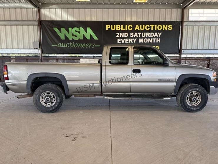 2002-gmc-sierra-2500hd-image-1