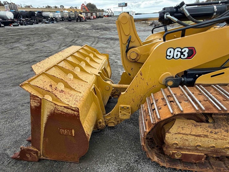 2022-caterpillar-963-lgp-image-11