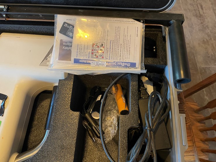 #1043-•-f2-locating-system-image-6