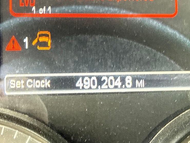 2018-peterbilt-567-image-10