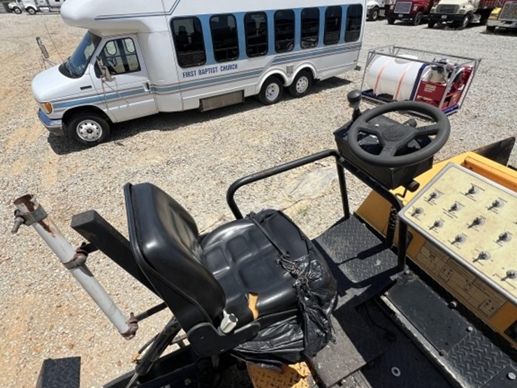 #4707-•-leeboy-l8816r-legend-asphalt-paver-image-12