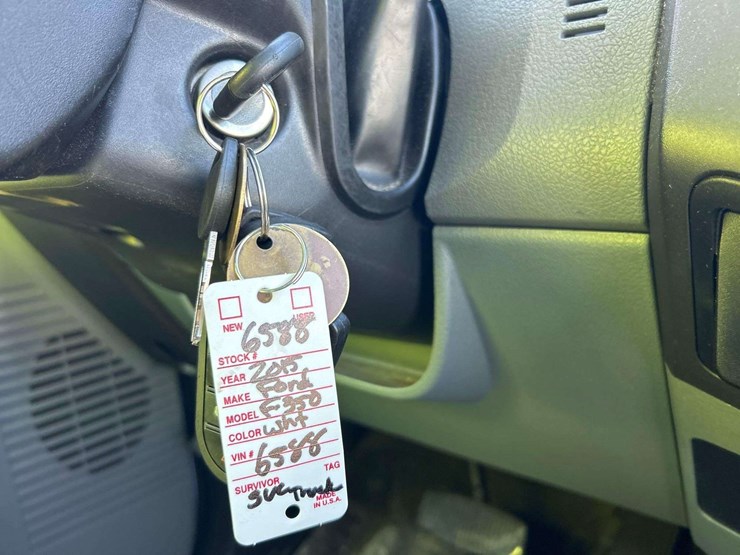 2015-ford-f350-image-28