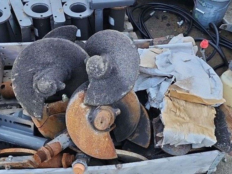 2017-volvo-p7170-image-9