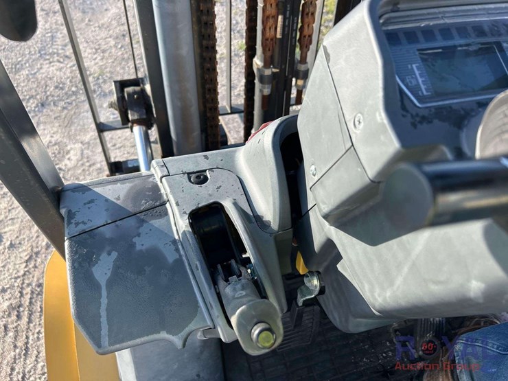 2019-caterpillar-dp35n-7,000lb-diesel-forklift-image-12