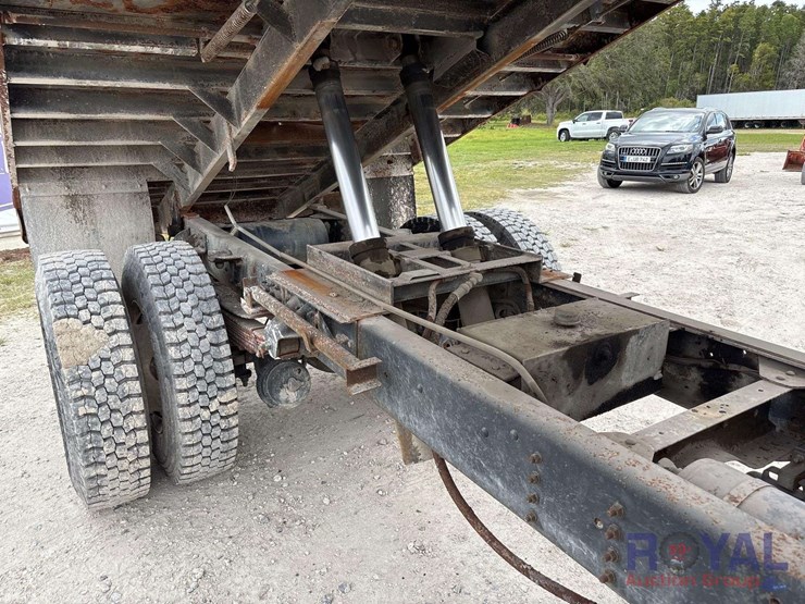 1999-gmc-c7500-mason-dump-truck-image-14