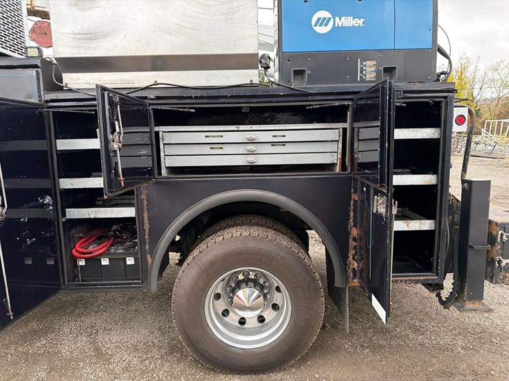 peterbilt-337-image-15