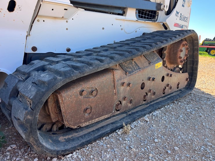 2015-bobcat-t870-image-2
