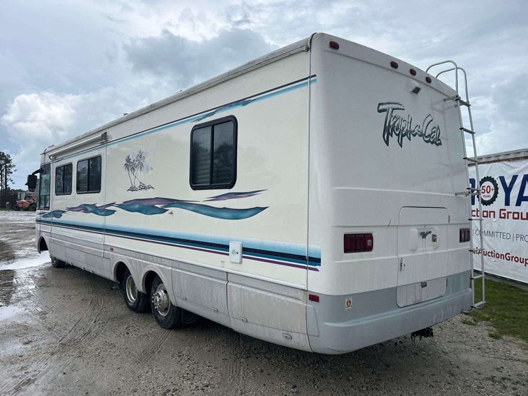 1998-national-rv-tropi-cal-t/a-35ft-class-a-motorhome-image-4