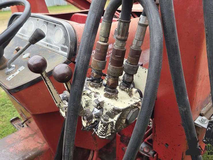 1976-international-574-image-17