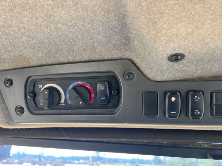 2019-caterpillar-740-gc-image-40