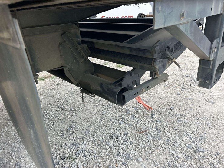 2017-peterbilt-220-image-16