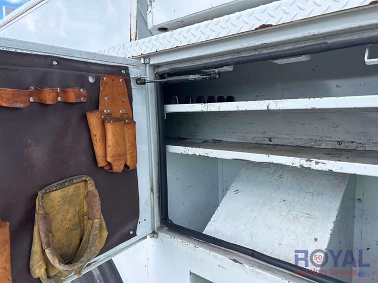 2016-freightliner-m2-106-altec-am50-50ft.-insulated-material-handling-bucket-truck-image-24