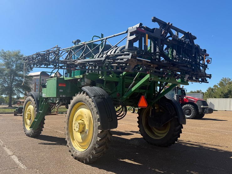 john-deere-4710-image-6