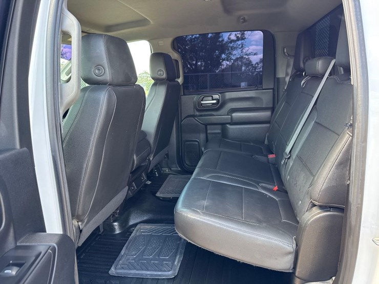 2020-chevrolet-silverado-3500-image-15