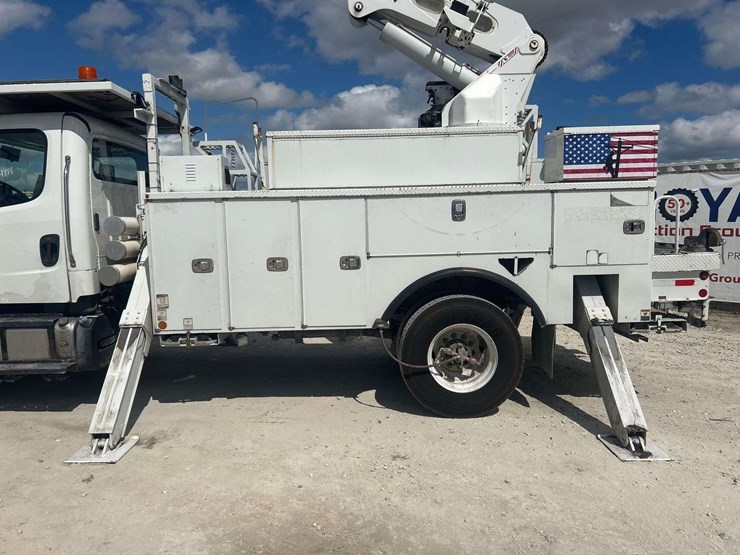 2016-freightliner-m2-106-altec-am50-50ft-bucket-truck-image-22