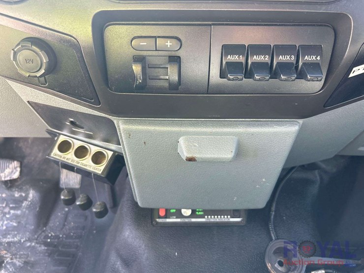 2016-ford-f550-image-17