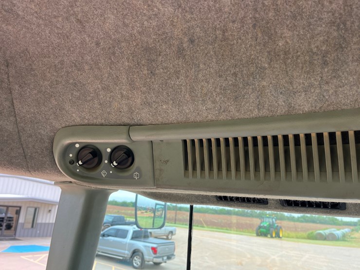 2008-versatile-535-image-30