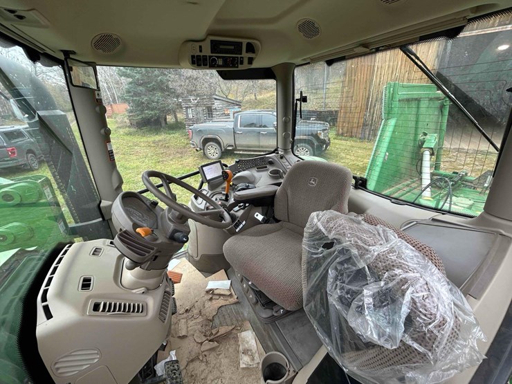 2013-john-deere-6150r-image-34