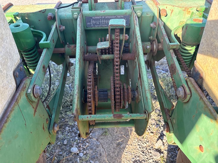john-deere-7300-image-9