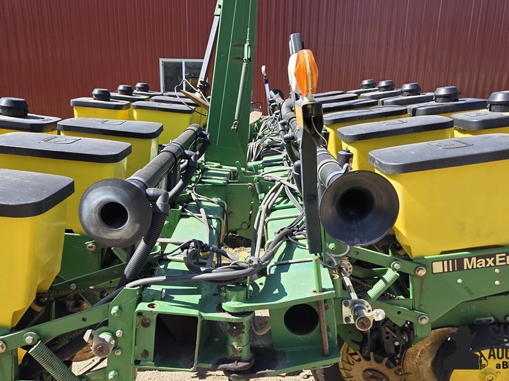 1995-john-deere-7200-image-11