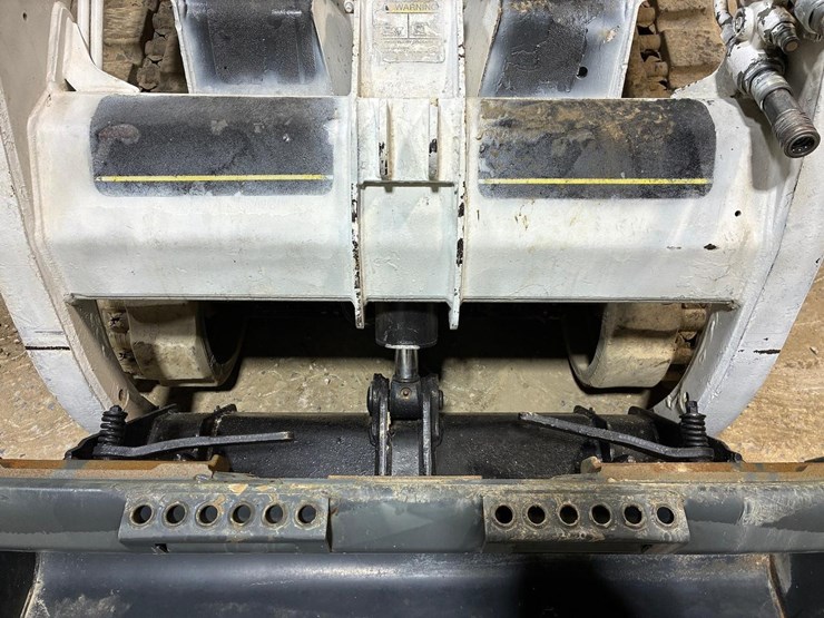 bobcat-t140-image-10