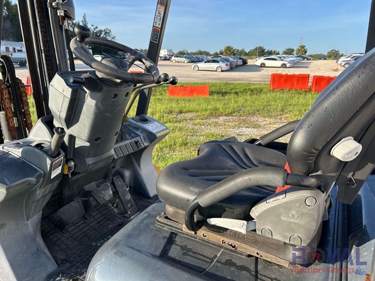 2019-caterpillar-dp35n-7,000lb-diesel-forklift-image-8