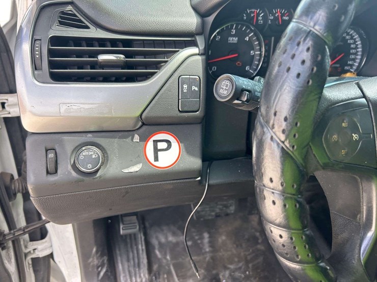 2016-chevrolet-tahoe-image-14