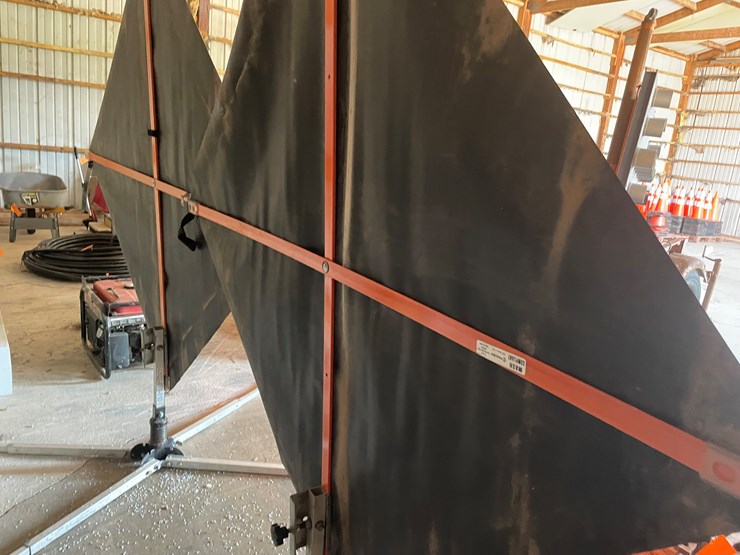 #1095-•-(2)-utility-work-ahead-signs-image-4