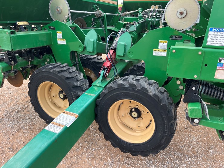 2018-great-plains-3s3000hd-image-2