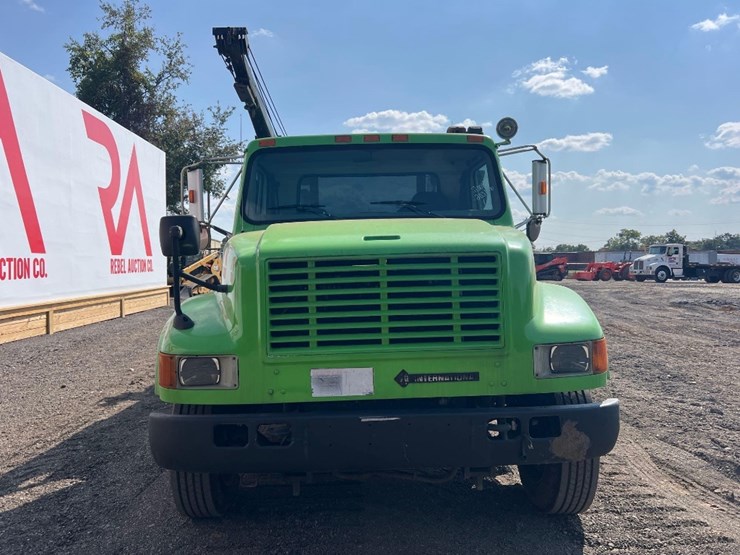 2001-international-4700-image-7