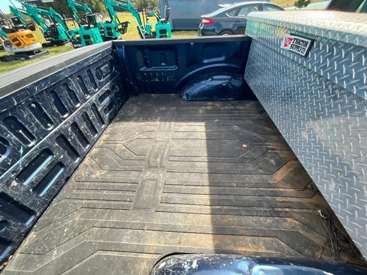 2017-ford-f150-xl-image-12