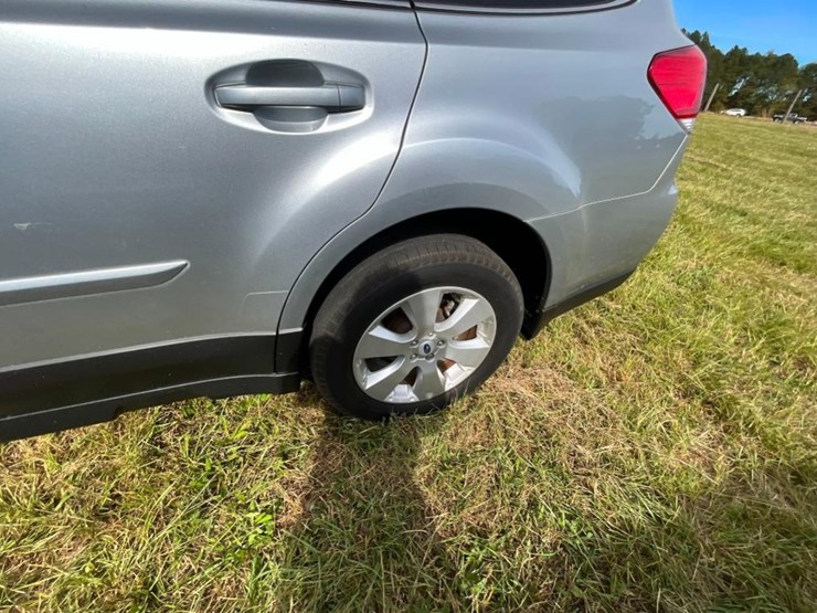 2012-subaru-outback-(at,-awd,-2.5l,-miles-image-5