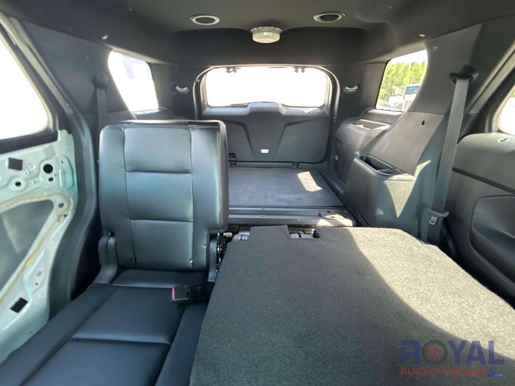 2017-ford-explorer-image-19