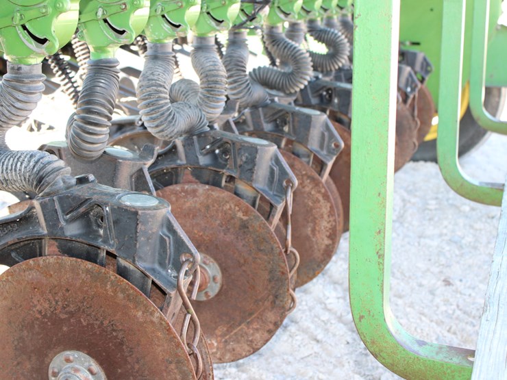 john-deere-8200-image-9