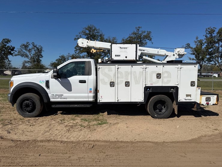 2017-ford-f550-xl-image-1