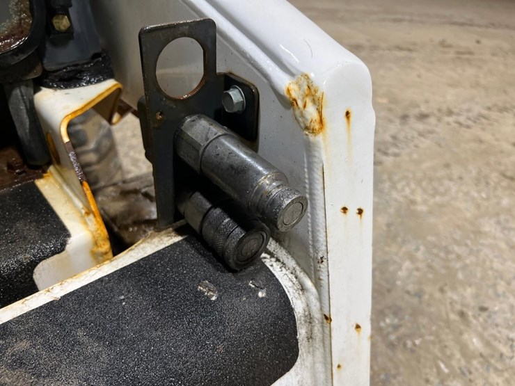 2014-bobcat-s70-image-11