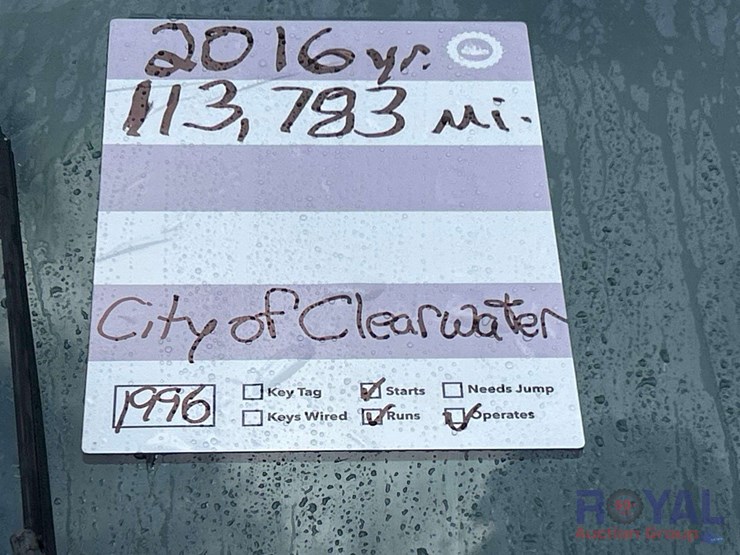 2016-peterbilt-320-image-27