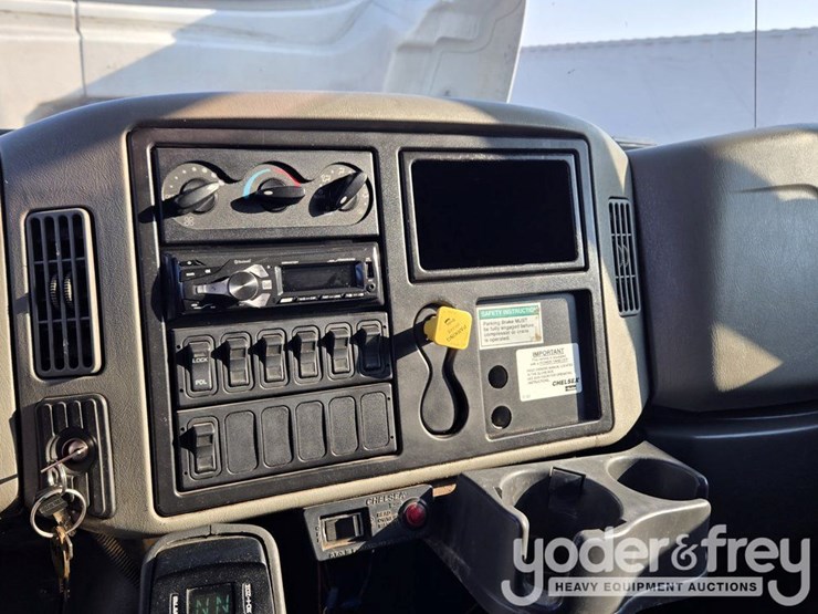 2009-international-7300-image-42