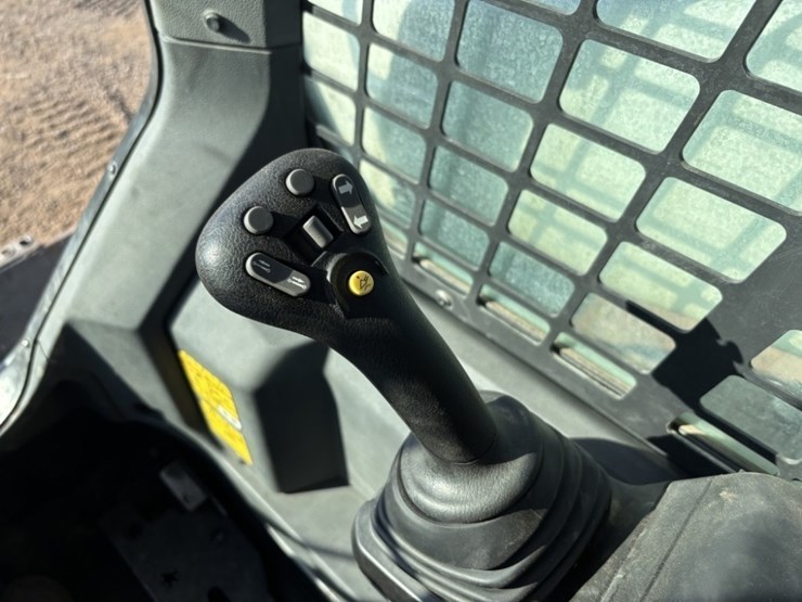 2021-bobcat-t76-image-18